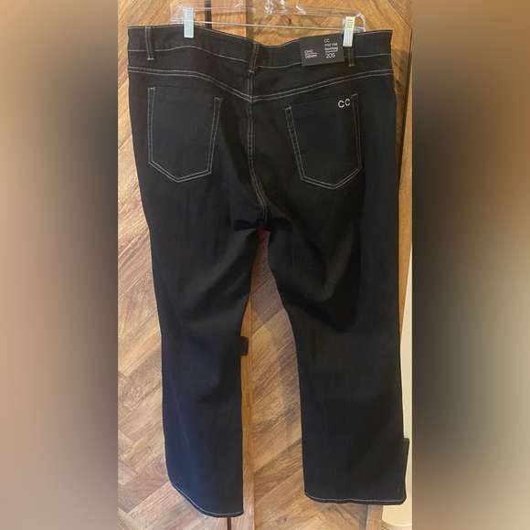 Jeans - Picture 3 of 4